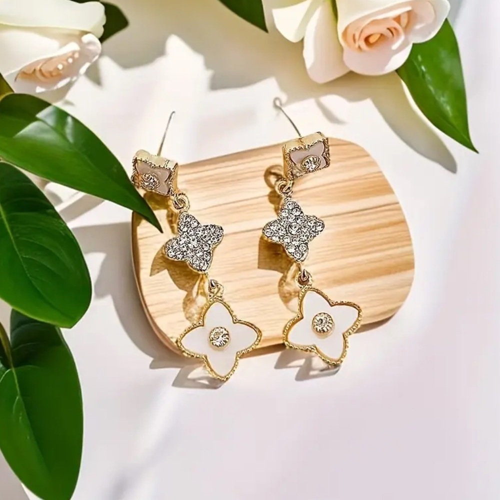 NEW! Alhambra Rhinestone Clover Tassel Earrings 🌸 925 Silver Posts  (A0-8)